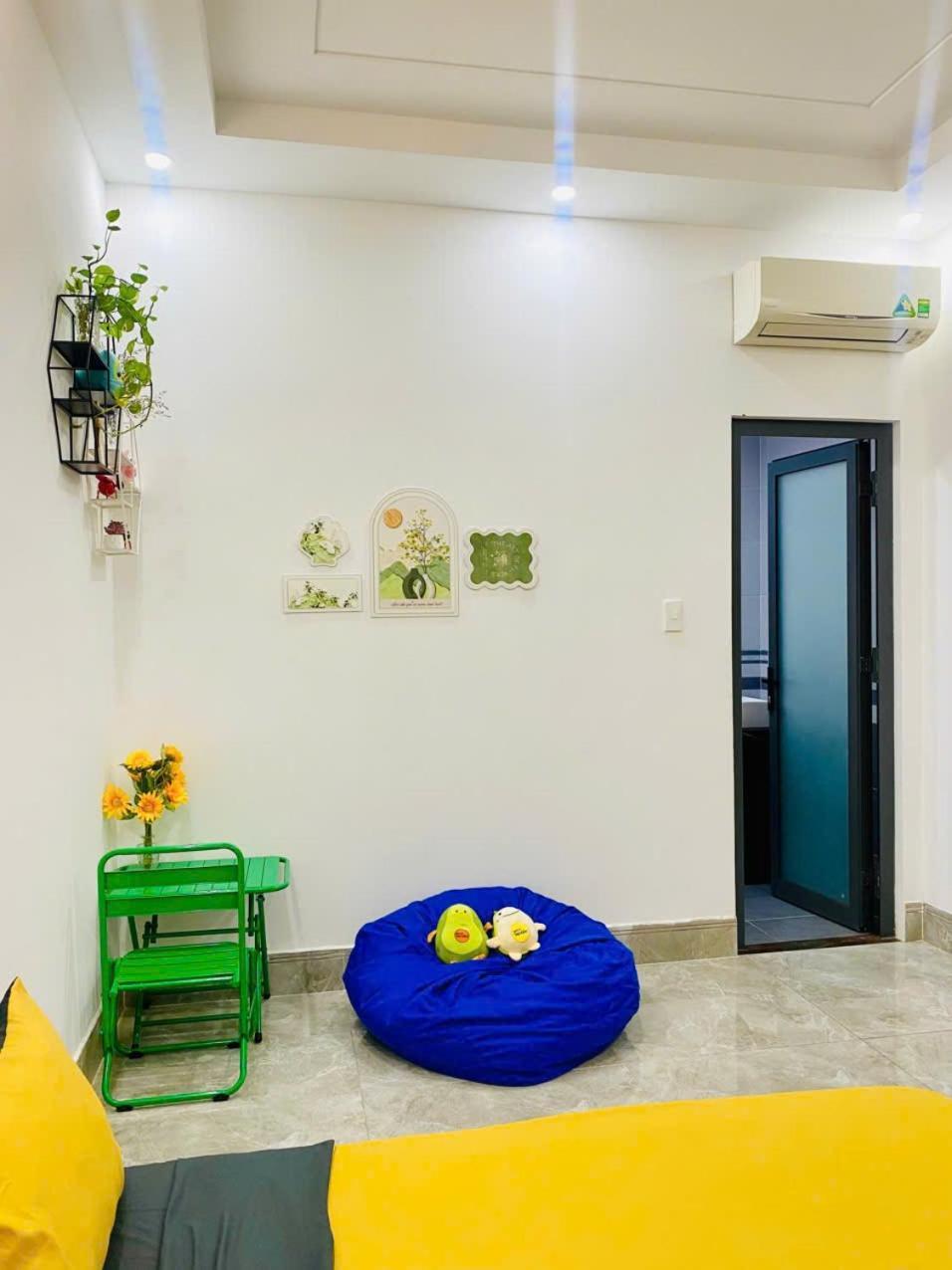 Happy House *