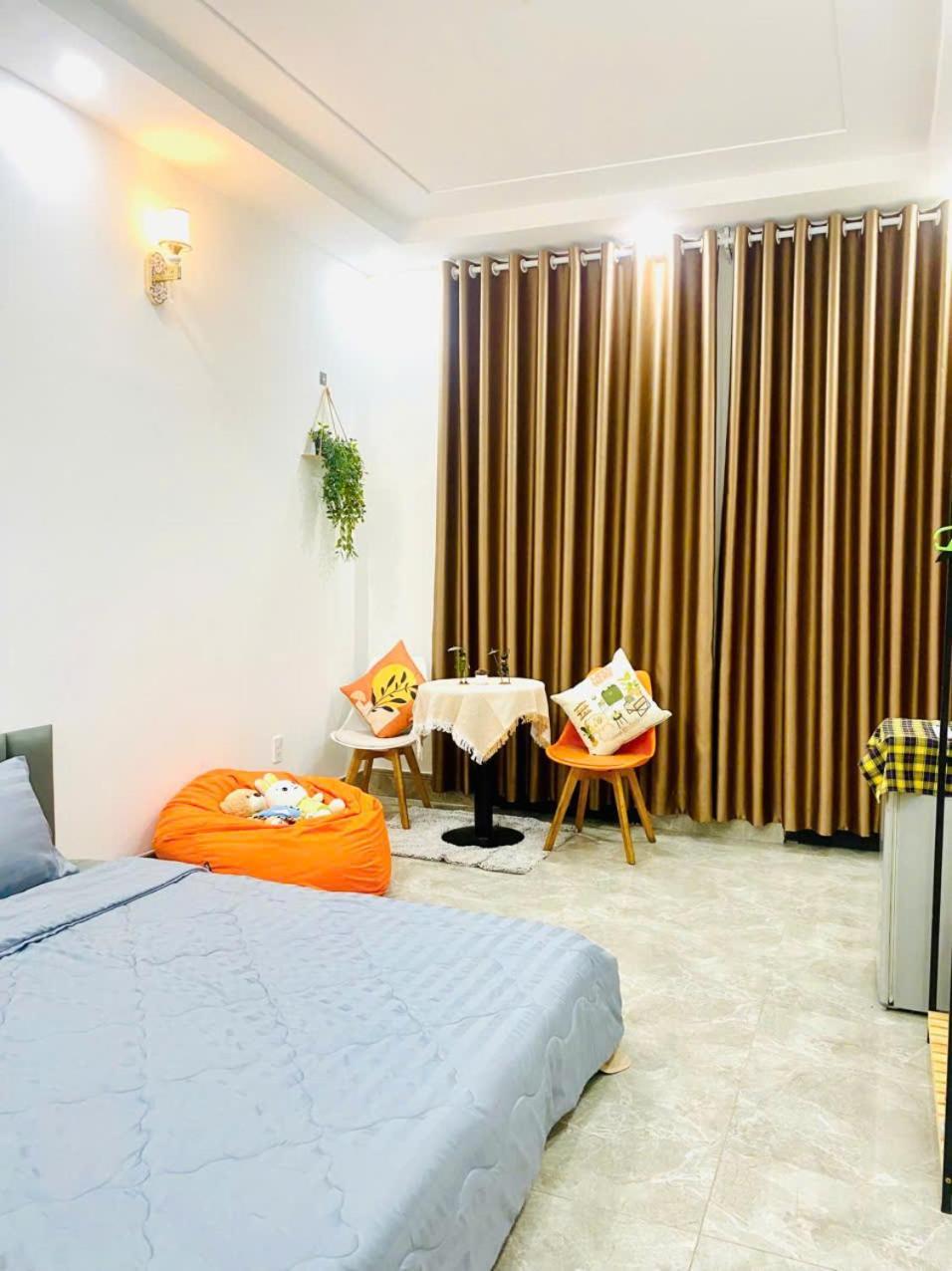 Happy House Homestay *